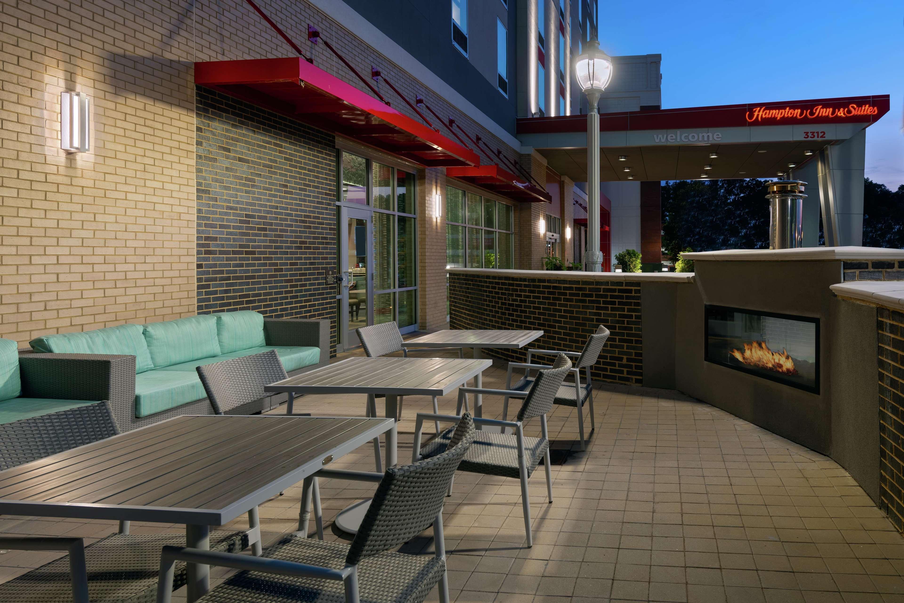 Hampton Inn & Suites Atlanta Buckhead Place Exterior foto